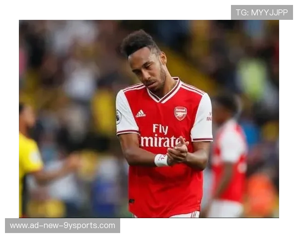 奥巴梅扬禁区推射锁定胜利时刻